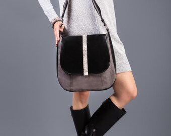 Elegant medium-sized women's shoulder bag with a flap of gray and ivory eco suede and black faux leather with a long adjustable strap