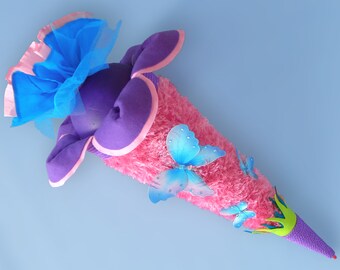 Schultüte Schmetterlinge auf Blumenwiese - personalisierbar - kuschelweich - handgestrickt - Unikat