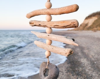 Andressâ - Handcrafted driftwood wind chime with chicken god - Baltic Sea decoration for your home