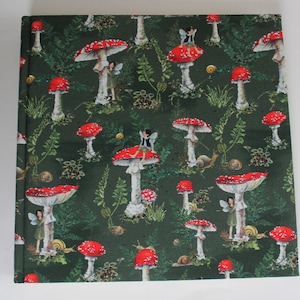 Album fotografico in tessuto *fungo* agarichi volanti album fotografico natura foresta album per bambini funghi album di funghi Daniela Drescher funghi bambini acufactum agarichi volanti
