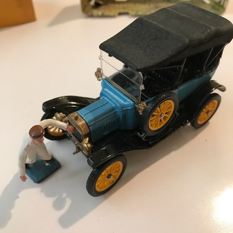 Vintage Corgi 9013 1915 Ford classic with box