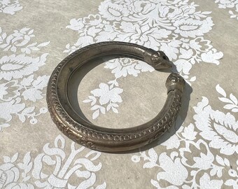Pulsera de plata antigua