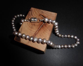 Necklace silver-colored freshwater pearls