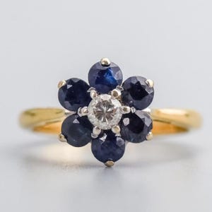 Solid 18K Gold Sapphire & Diamond Daisy Ring