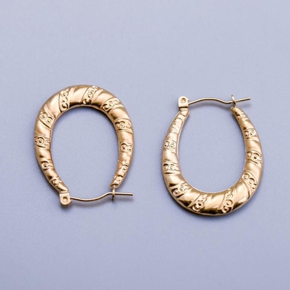 Solid 9K gold twist design oval hoops with circle… - image 4