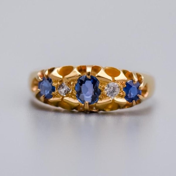 Solid 18K gold antique sapphire and diamond gypsy ring