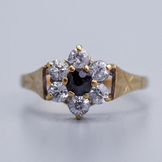 Solid 9K gold oval flower design ring with black … - image 1