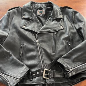 Giacca da motociclista in pelle vintage realizzata in Canada