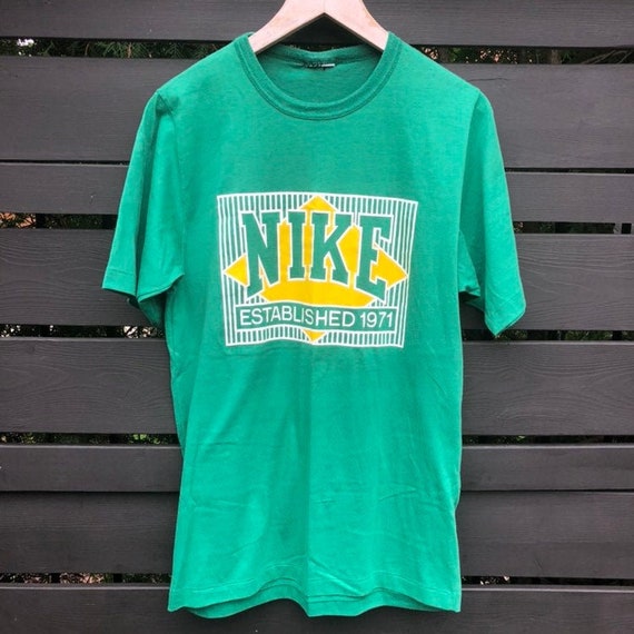 1980s Nike Vintage Graphic T-shirt - Etsy