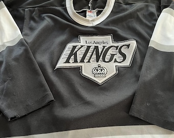 Maillot De Hockey Supreme X CCM White All Star Porté Par Myke Towers Sur Le Compte Instagram Atmyketowers