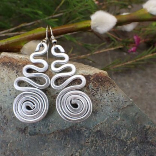 Boucles d'Oreilles Spirale Argent Aluminium | boucles d'oreilles déclaration géométrique | léger | grandes boucles d'oreilles en argent