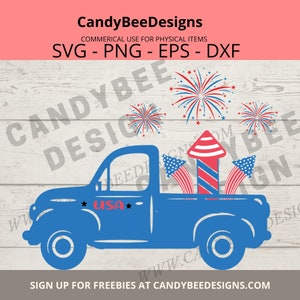 Puede incluir: Silueta azul de una camioneta pick-up decorada con fuegos artificiales y motivos de la bandera estadounidense. La camioneta tiene la palabra "USA" y estrellas. La imagen también incluye el texto "CandyBeeDesigns" y "SVG - PNG - EPS - DXF".