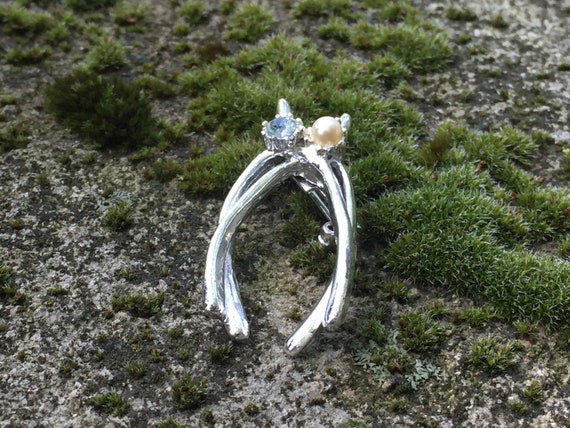 Vintage 1950’s Silver Interlocking Wishbone Lapel… - image 1