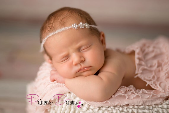 PRINCESS-DREAMS Baby Mädchen Stirnband weiß 79b Blume Kopfband Taufe Fotografie 