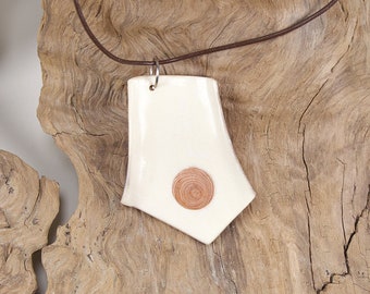 Necklace with pendant made of reindeer horn and wood