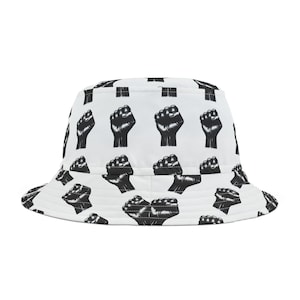 Chapéu Bucket Fist Pump (Branco) | Design de Punho Preto Arrojado e Poderoso | Moda Streetwear, Festivais e de Protesto