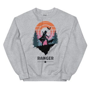 Ranger Sweatshirt | Retro Fantasy Design with Bow, Wolf and Dragon | Cozy Gamer Pullover for DM Fans & Fantasy Lovers
