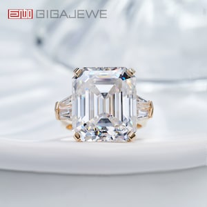 GIGAJEWE 17.8カラット ホワイト D カラー エメラルドカットとバゲット モアッサナイト 9K/14K/18K イエローゴールド、婚約指輪、記念日の贈り物、ガールフレンドへの贈り物
