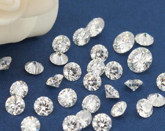 thumbnail interactive-video image 1 of Loose Moissanite Stones – White D Color VVS1, Round Cut, Excellent – 0.8mm To 3mm 1 of 3