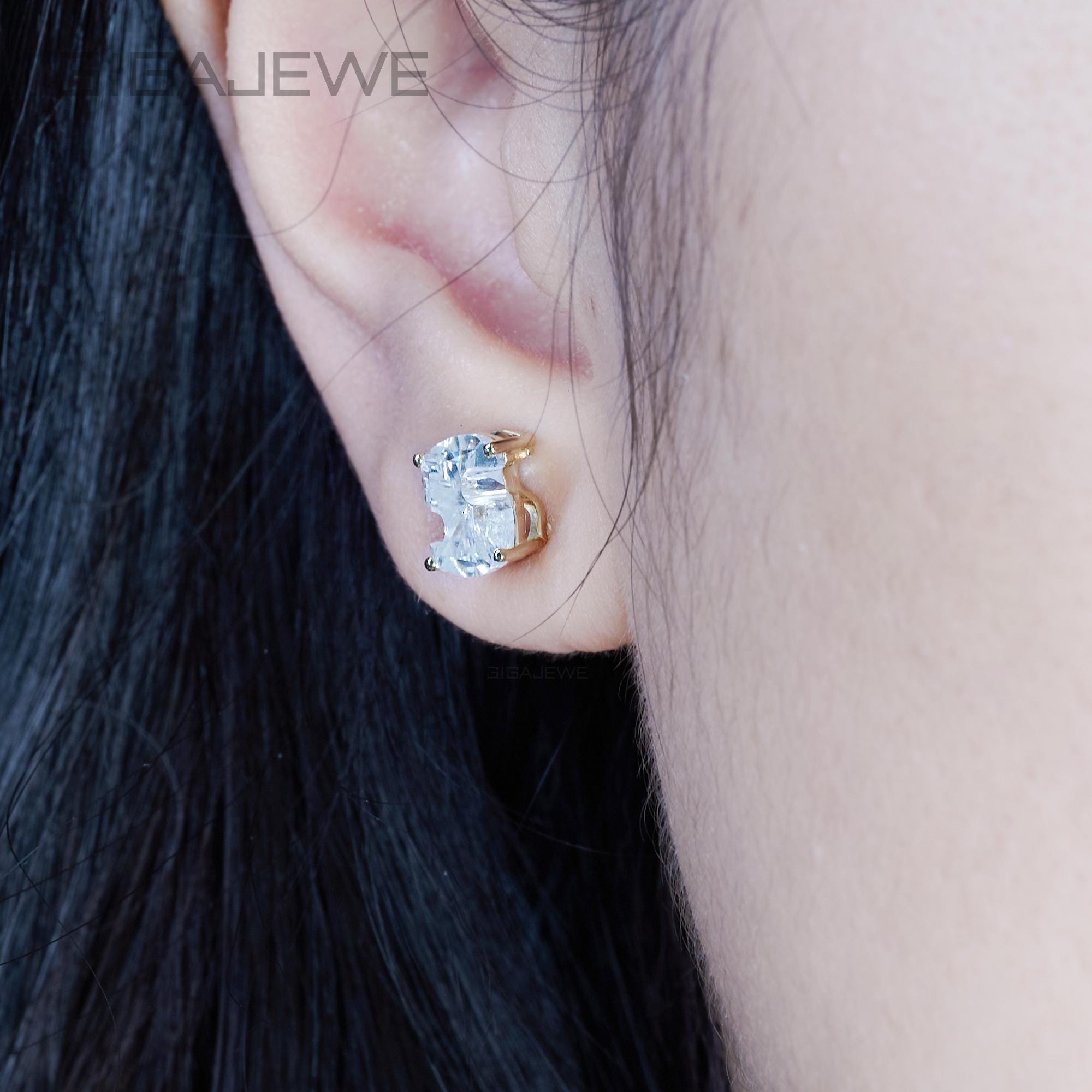 モアッサナイト イニシャルピアス レディース 18K ホワイトゴールド張り S925スターリングシルバー Dカラー VVS1 クラリティ 人工ダイヤモンド スタッドイヤ