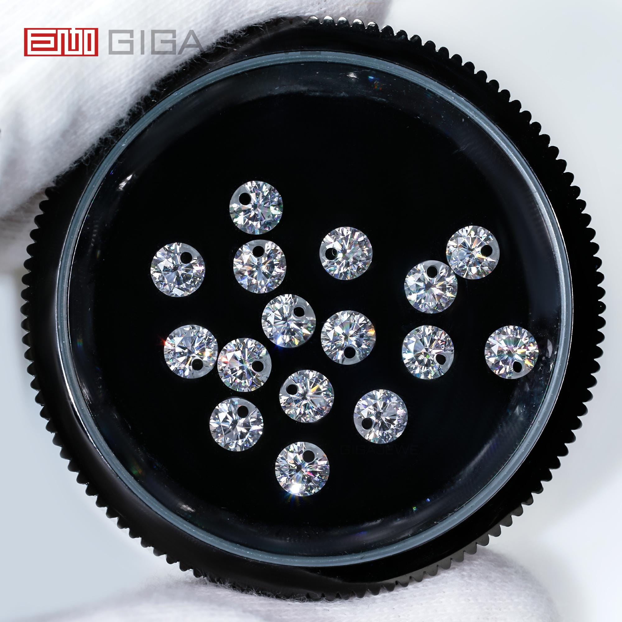 GIGAJEWE Round Shape Drill Holes Moissanite White D Color VVS1 Best Manual Cut Excellent Cutting Moissanite With Certificate