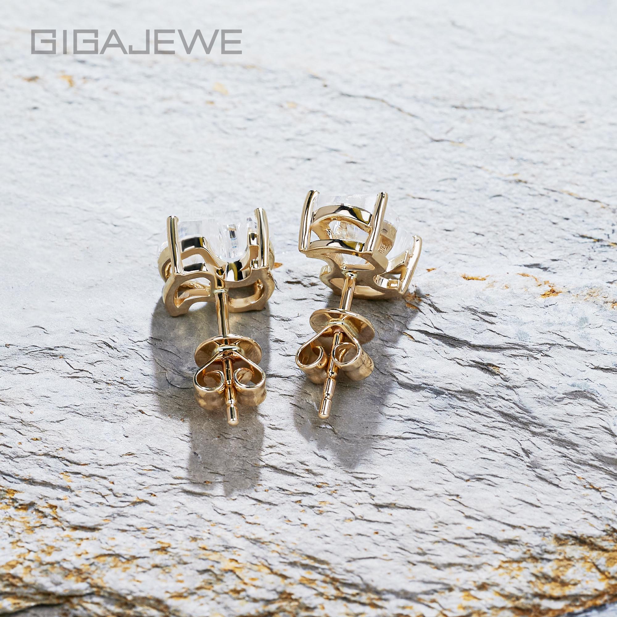 モアッサナイト イニシャルピアス レディース 18K ホワイトゴールド張り S925スターリングシルバー Dカラー VVS1 クラリティ 人工ダイヤモンド スタッドイヤ