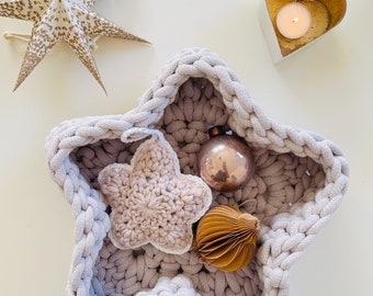 Crochet pattern basket in star shape