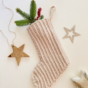 Häkelmuster Weihnachtsstrumpf - deutsche Häkelanleitung Nikolaussäckchen & Weihnachtsschmuck in zwei Größen