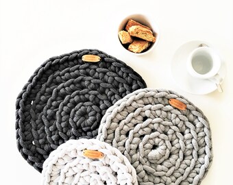 Crochet pattern round coaster - German pattern for trivets in three sizes made of cotton cord and textile yarn