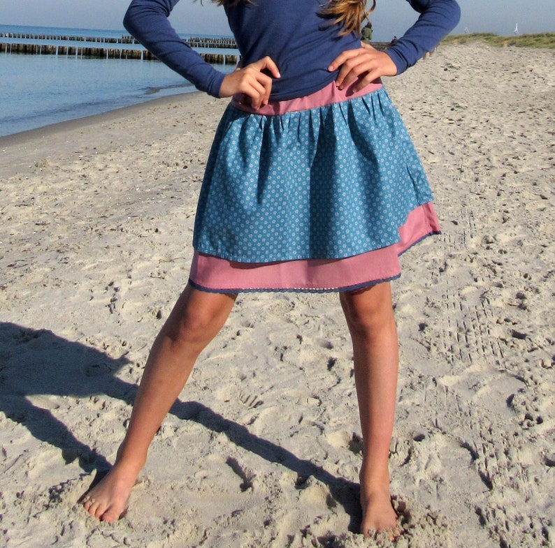 Falda dulce en color azul y rosa viejo para niña, confeccionada en algodón imagen 6