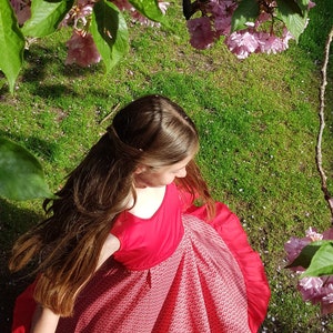 Einschulungskleid Blumenmädchenkleid Schwingkleid in rot aus Baumwolle Weihnachten Bild 2