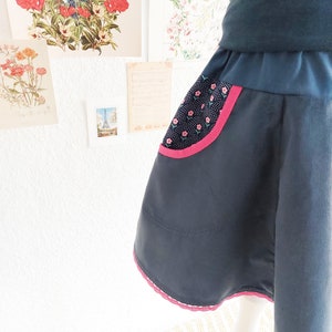 Rock dunkelblau türkis rot mit Taschen, aus Baumwolle Bild 9