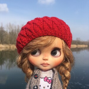 Yellow knitted beret for Blythe, Doll collector gift, French artist Parisian style hat, Classic casual accessories, Obitsu, Blythe clothes