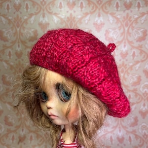 Pink knitted beret for Blythe, Doll collector gift, French artist Parisian style hat, Classic casual accessories, Obitsu, Blythe clothes
