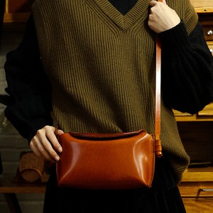 Top layer leather handmade bag shoulder bag messenger bag genuine leather magnetic buckle