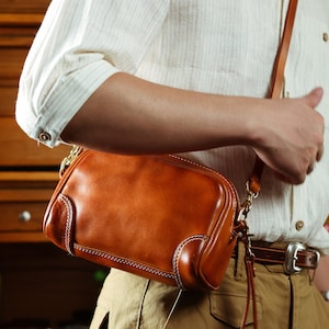 Top Lederschicht handgefertigte Tasche Schultertasche Messenger Bag aus echtem Leder Magnetschnalle