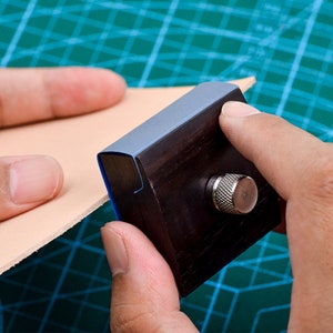 Sandalwood sandpaper clip handmade diy leather tool clip sandpaper frame leather edging block vegetable tanned leather edge banding
