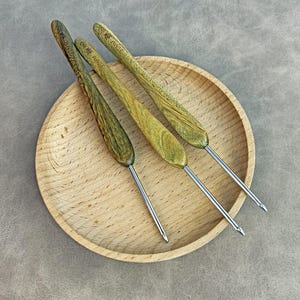 Jin Lan Virknål med Grönt Sandelträhandtag 0,4 mm-6,5 mm Ergonomisk Virknål Sticknål Virkgarn Gåva Virkverktyg