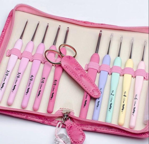 SET OF Tulip ETIMO Rose Wool and Lace Crochet Hook With Cushion Grip Includ  10 Pcs Hooks Gift 