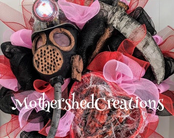 My Bloody Valentine Themed Wreath. Harry Warden. Valentine’s Bluff. Horror Movie Wreath. Halloween Decor. Halloween Wreath