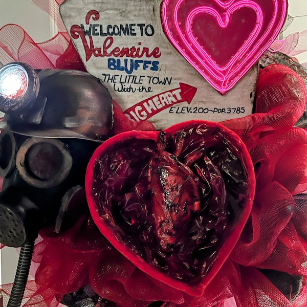 Guirlanda inspirada em My Bloody Valentine. Decoração de Halloween. Sangue para a porta. Harry Warden