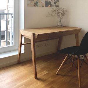 Escritorio de roble blanco macizo | Escritorio de estilo moderno de mediados de siglo | Escritorio estético para ordenador | Mobiliario de oficina minimalista | Escritorio con cajón | Escritorio de estudio de madera