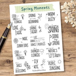 Foglio di adesivi trasparenti "Spring Moments Quotes", foglio di adesivi con 15 adesivi trasparenti, citazioni in inglese, primavera