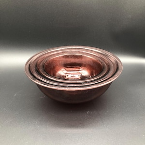Pyrex clear cranberry coloured 3 mixing bowl set