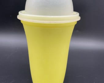 Vintage Tupperware Quick Shake blender 3 piece set with yellow cup and clear lid