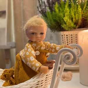 ooak puppenminiatur,Puppenhaus,neugeborenes Baby,Fimo Puppe,Kunstpuppen,winzige Puppen,Vintage Puppe,handgemachte Puppe