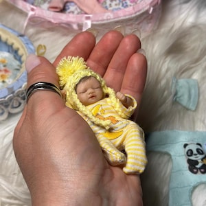 Mini Reborn Baby,kleines Baby,OOak Puppe,Puppenhaus,neugeborenes Baby,Fimo Puppe,Kunstpuppen,kleine Puppen,vintage Puppe,handgemachte Puppe,