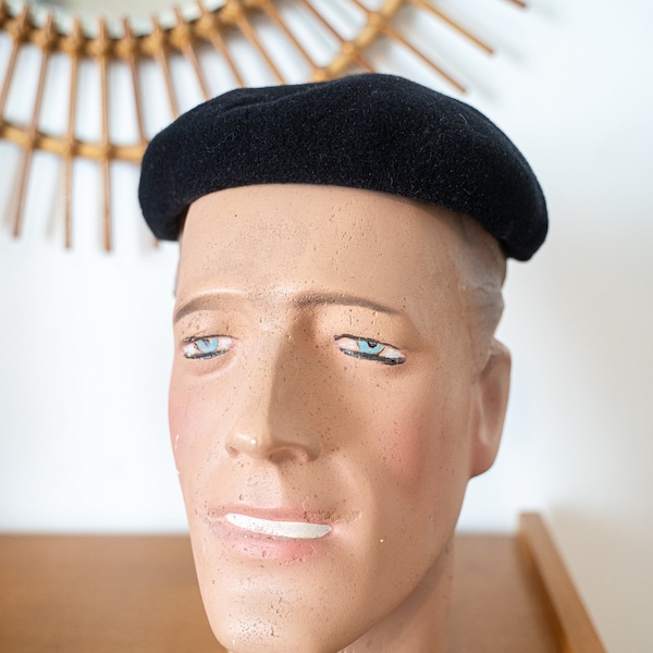 1940 1950 Béret français ajusté en laine noire Années 40 50, Taille 56cm