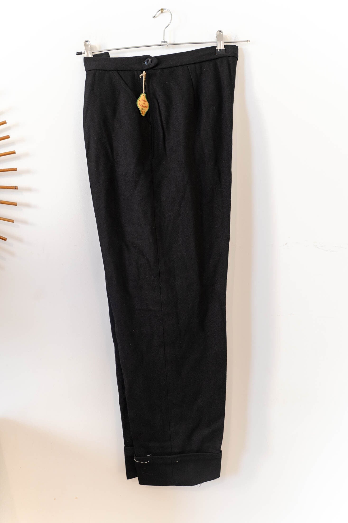 Vintage 1960s Solid Black Hi Rise Double Knit Polyester Pedal Pushers or  Capri Pants 