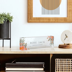 Personalisiertes Acryl Namensschild für Schreibtisch - Benutzerdefiniertes Namensschild - Bürodekor - Professionelles Geschenk für Abschlussfeier & Werbung